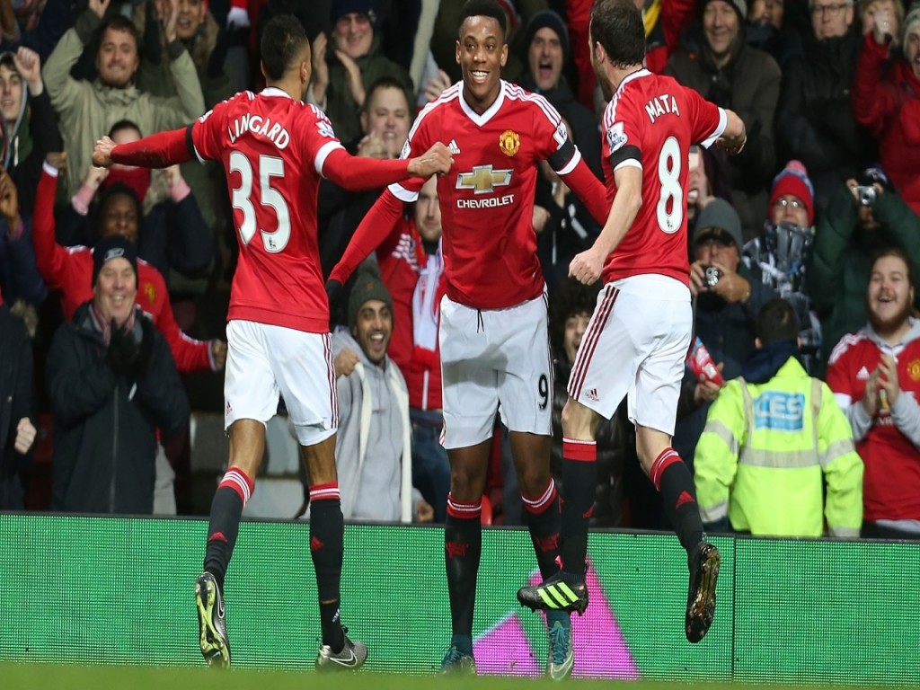 Manchester United vs Stoke City - pariază pe favoriţi la o cotă unică!